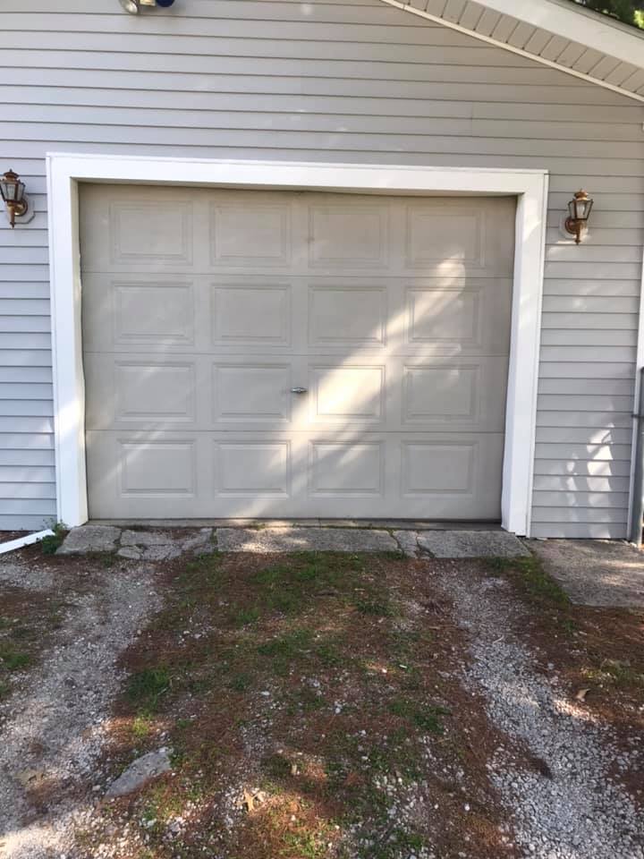 Single garage door, before - Springfield, IL