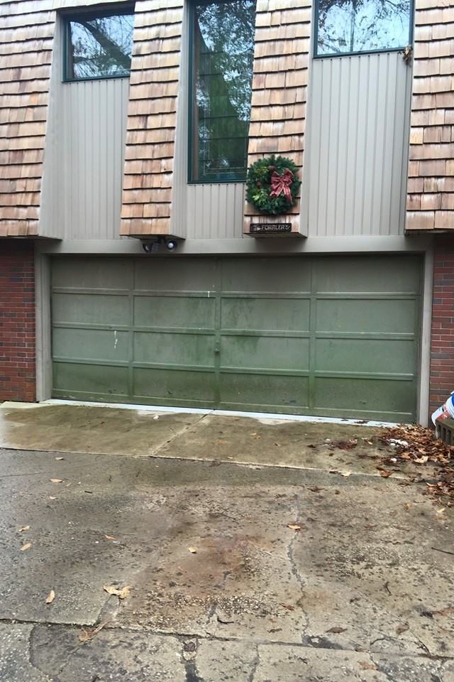 old residential Garage door before replacement - Glenn Brothers - Springfield, IL